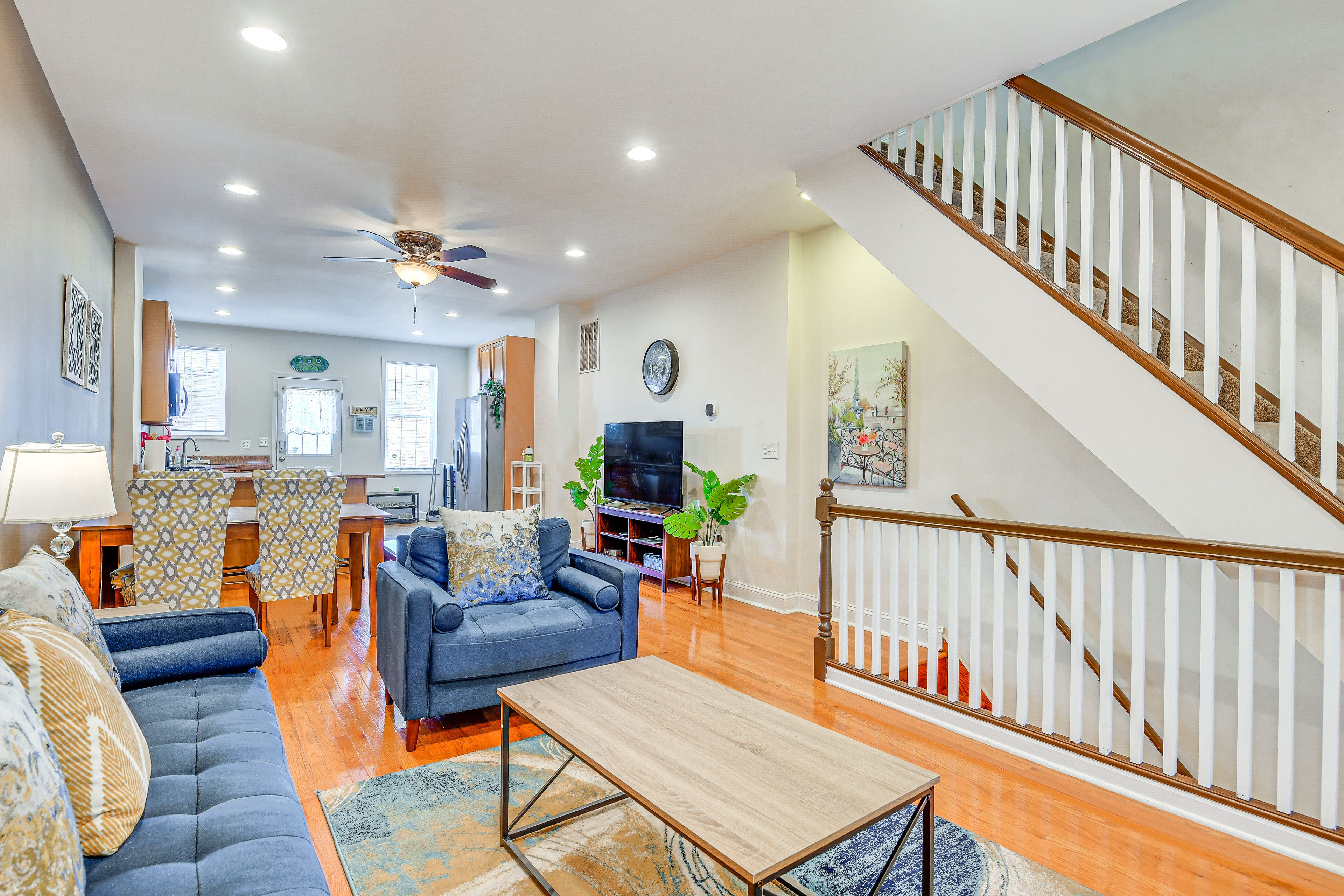 Bright Townhome: Walk to Johns Hopkins Bayview!