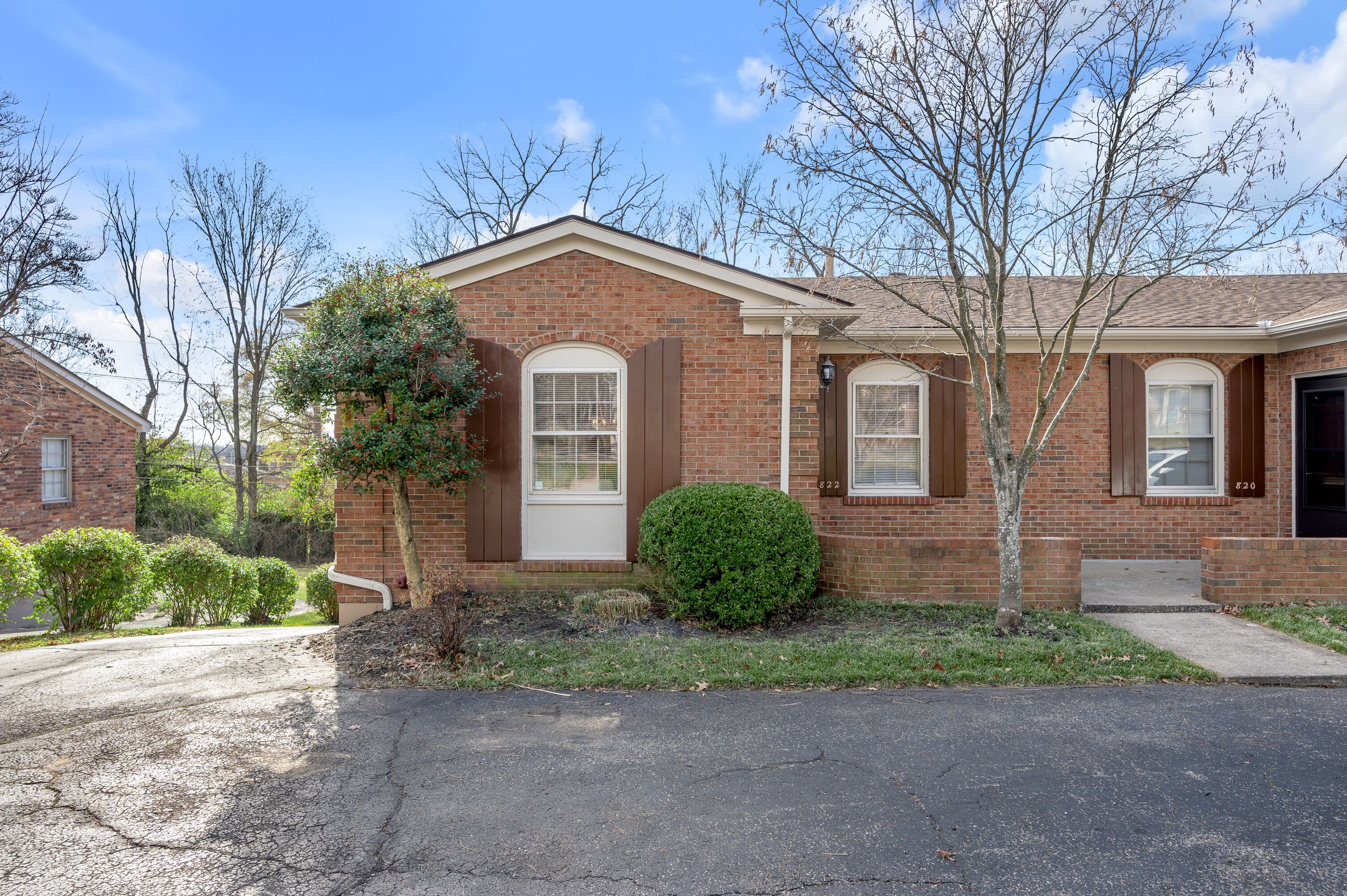 DWNTN Lex - 3bd/2ba - Lounge & Patio - Near Keeneland, UK, & KY Bourbon Trail!