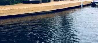 Secluded Muskoka Gem: Spacious Cottage with Private Sandy Beach & Expansive Dock