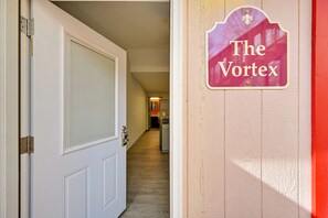 Interior - Head Into The Vortex (Crestone)
