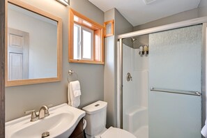 Hårføner og håndklær