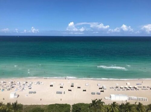 Fontainebleau Miami Oceanfront JR Suites