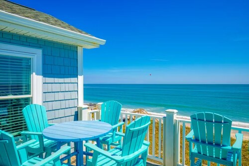 Spacious Oceanfront | Sleeps 30!
