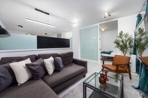 2 quartos, ferros/tábuas de passar roupa, Wi-Fi, roupa de cama