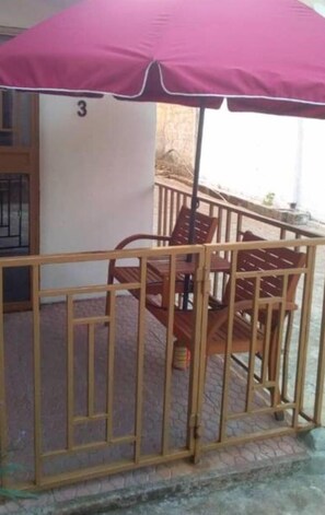 Terrace/patio - One-Bedroom Apartment - Mansholl Luxurious Apartment
(Freetown)