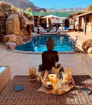 Outdoor pool, a heated pool