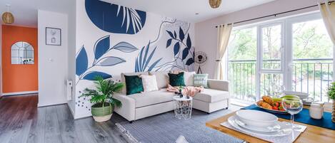 Deluxe Apartment | Living area