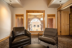 Family Suite | In-room safe, individually decorated, individually furnished, desk