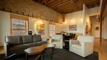 Cobertura executiva | 1 quarto, cofres nos quartos, individualmente decorados