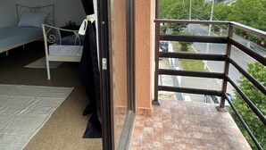 Cortinas blackout y sistema de insonorización 