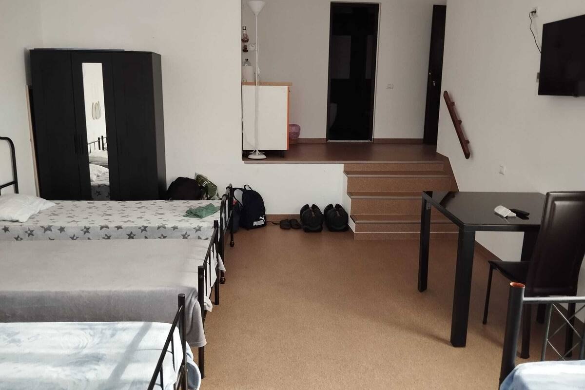 Family Room, Multiple Beds