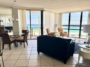 Smart TV, DVD player, books - FREE Beach SRVC! Gorgeous Free Beach Bonfires M/F! Direct Views! (Miramar Beach)