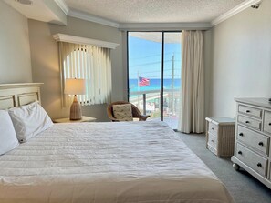 2 bedrooms, iron/ironing board, free WiFi, bed sheets - FREE Beach SRVC! Gorgeous Free Beach Bonfires M/F! Direct Views! (Miramar Beach)