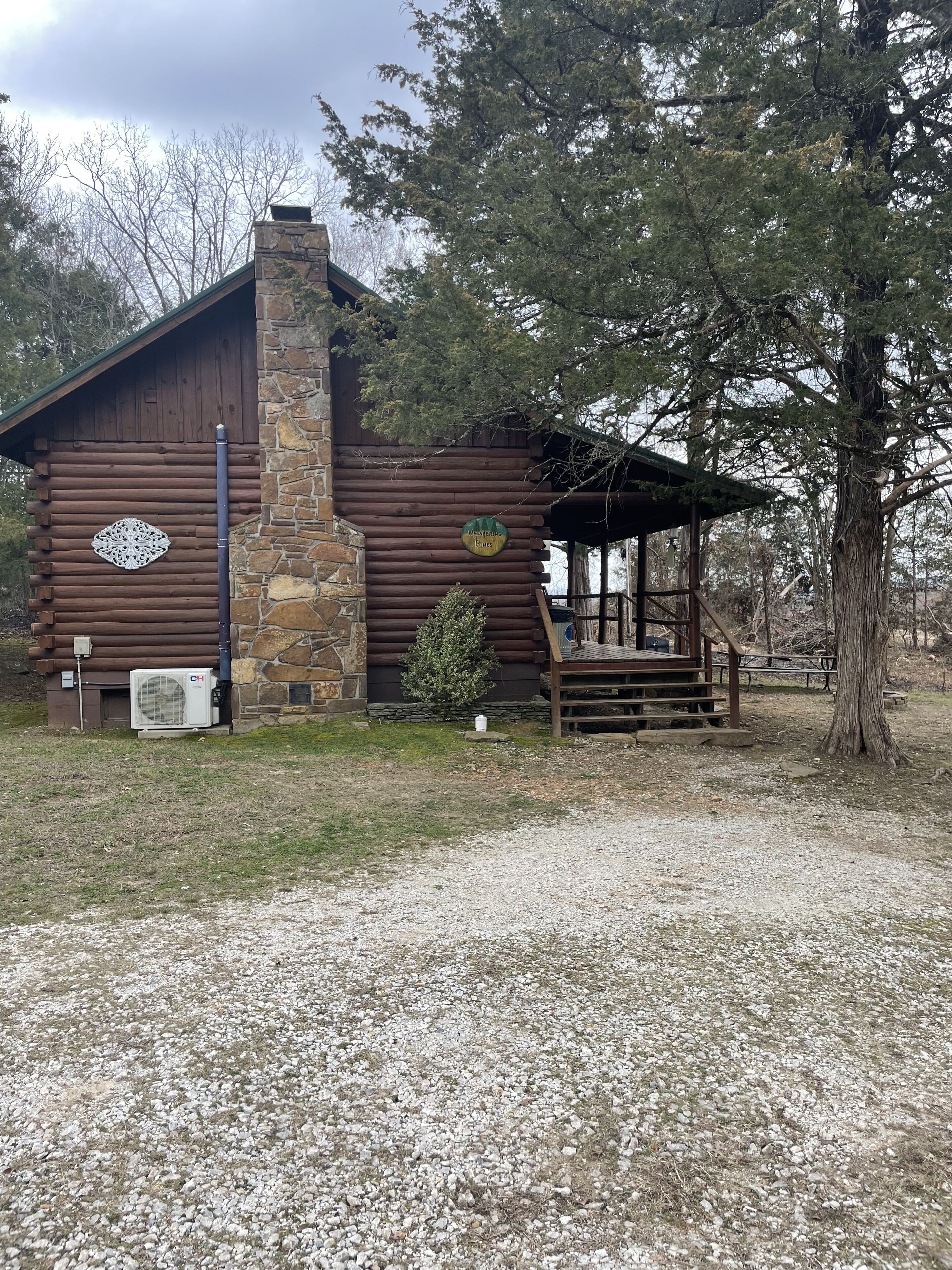 Cozy 2-bedroom cabin 