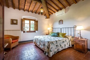 6 camere, ferro/asse da stiro, culla da viaggio, Wi-Fi gratuito