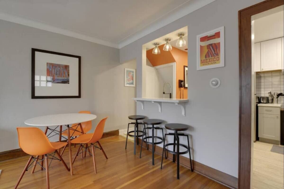 Charming, Spacious, and Walkable! 3-bedroom Townhome with WiFi and AC 