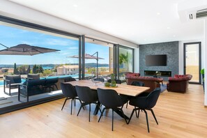 Dining - Luxury Villa Maroon with Pool (Medulin)