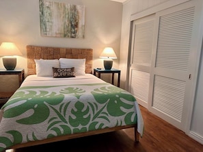 2 chambres, fer et planche à repasser, Wi-Fi, draps fournis