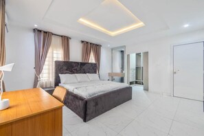 Exclusieve kamer | 1 slaapkamer, een kluis op de kamer, een bureau, gratis wifi