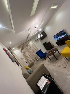 Gallery Room - Euphoria Hotel & Suites by House 9 (Lagos)