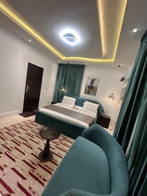 1 bedroom, soundproofing, free WiFi - Euphoria Hotel & Suites by House 9 (Lagos)