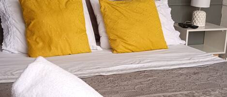 1 habitación, wifi y ropa de cama