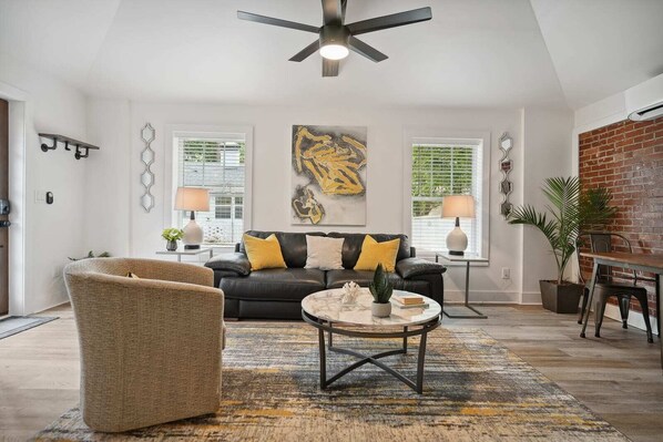 Televisión, oficina