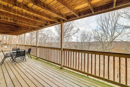 Spacious Holiday Island Escape w/ Deck & Gas Grill