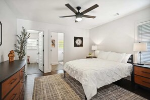 4 bedrooms, iron/ironing board, WiFi, bed sheets