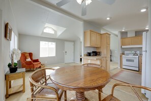 Dining - Oak View Home - Close to Beaches & Trails! (Oak View)