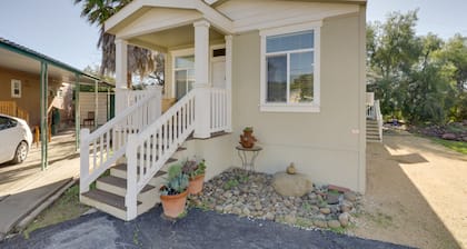 Cozy Oak View Getaway ~ 5 Mi to Ojai Valley!