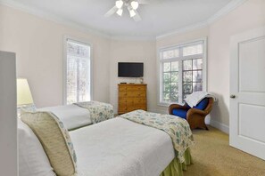 4 chambres, lit parapluie, Wi-Fi, draps fournis