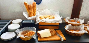 매일 뷔페 아침 식사 유료