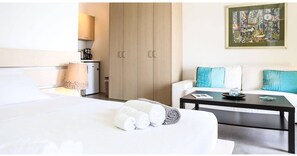 7 bedrooms, iron/ironing board, free WiFi, bed sheets