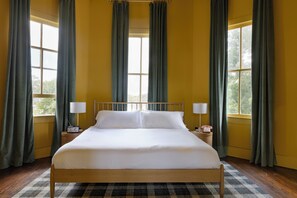 9 chambres, fer et planche à repasser, Wi-Fi, draps fournis