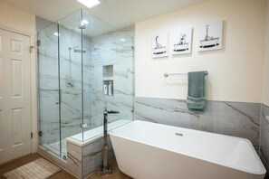 Hair dryer, towels - Private Luxury Getaway | Fire Pit | Near Weddings (Dripping Springs)