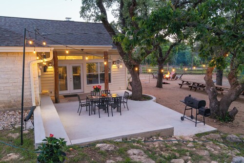 Private Luxury Getaway | Fire Pit | Near Weddings