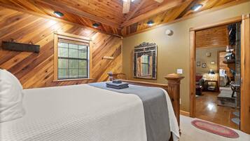 2 bedrooms, desk, iron/ironing board, free WiFi