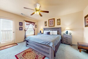 4 soverom, strykejern/-brett, internettilgang og sengetøy