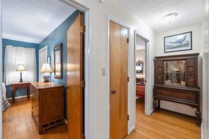 2 dormitorios, tabla de planchar con plancha, wifi y ropa de cama