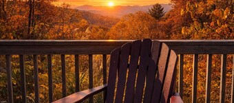 Sunset Vista Home Minutes from Asheville! Pets Welcome!