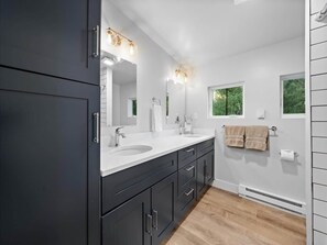 Regadera y secadora de cabello 