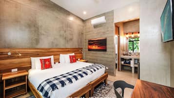 1 bedroom, travel cot, WiFi, bed sheets