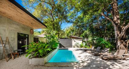 Dos Hijas Casita 2-Steps to the Main Surf Break