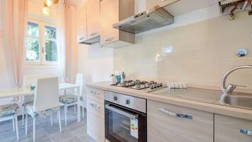 Kühlschrank, Herdplatte