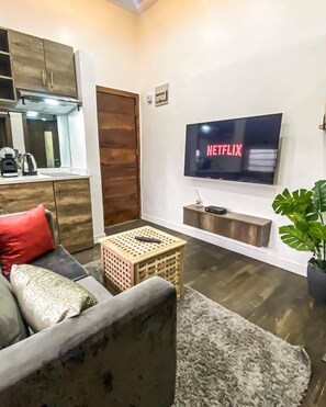 Royal Room | 1 bedroom, soundproofing, free WiFi - Le Noir Studio Apt Ikoy (Lagos)