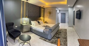 Deluxe Room | Desk, soundproofing, iron/ironing board, free WiFi - Blue Apple Hotel (Lekki)