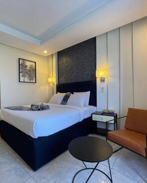 Deluxe-Zimmer | Schreibtisch, schallisolierte Zimmer, Bügeleisen/Bügelbrett