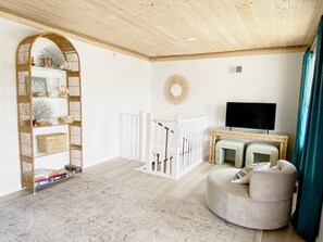 Interior - Tropical beach barn 2 blocks from the white sand beaches! (Gulf Shores)