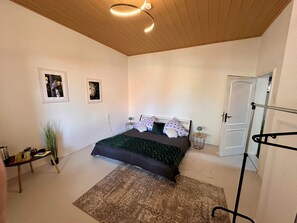 2 bedrooms, desk, iron/ironing board, travel crib